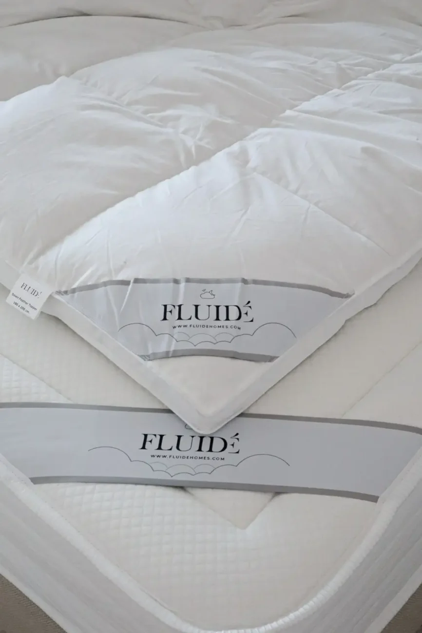 down alternative duvet with hypoallergenic microfiber fill, cloud-like softness, breathable and durable.